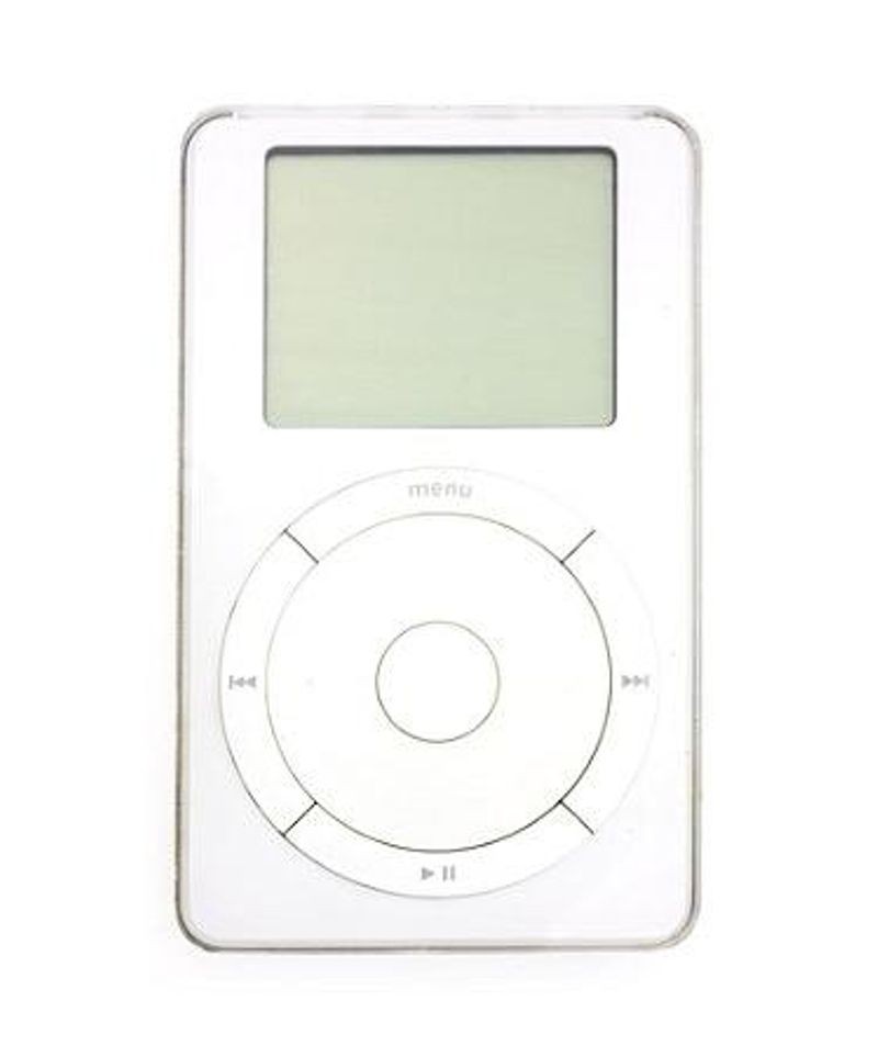 iPod Evaluation and Test Prototype (2001).
The original iPod had a miniaturized 5GB hard disk drive and could “store 1,000 songs in your pocket.”
CHM# 102633636
Photo: ©Mark Richards